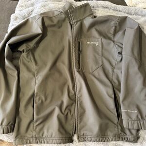 Columbia Men's Softshell Performance Jacket